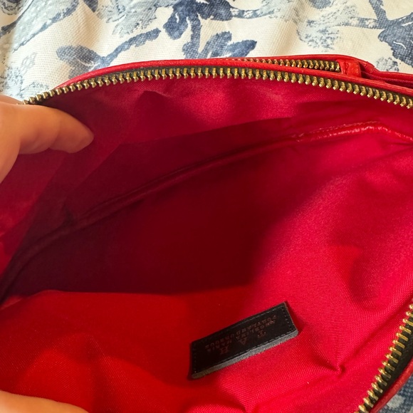 TAH Commuter Bag w/ detachable strap. Red Leather. - Picture 9 of 10